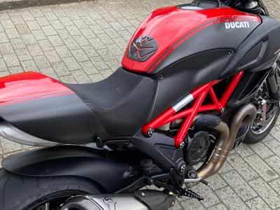 Ducati Diavel Red carbon (2011) - Photo 4
