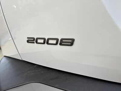 PEUGEOT 2008 1.2 100ch S&S Allure (2024) - Photo 6