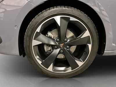 Cupra Leon DSG+Dynamic-Design+Pure-Performance+Intelligent-Drive+LED (2025) - Photo 8