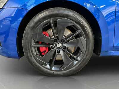 Skoda Octavia Rs+DSG+P.Assisted+Design-Suedia+Head-up+Pano+360° (2025) - Photo 8