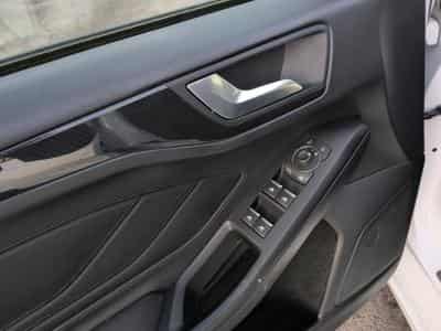 Ford Focus 1.0 EcoBoost MHEV ST-Line X (2022) - Photo 11