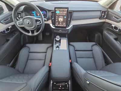 Volvo XC90 T8 Ultra Dark Auto / Essence (2025) - Photo 10