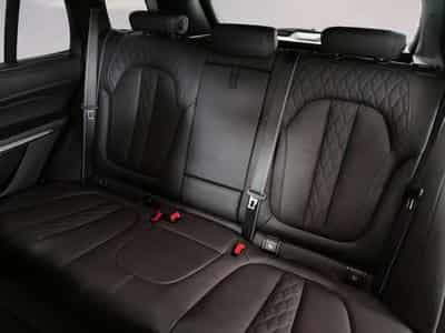 BMW X5 M60i xDrive (2023) - Photo 8