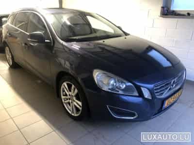 Volvo V60 D3 5cyl 163 summum (2012) - Foto 1