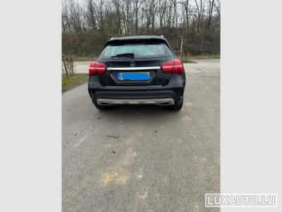 Mercedes GLA 180 Sporty Utilitiy AMG LINE (2019) - Foto 3