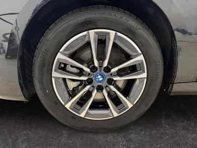 BMW 230 xDrive Active Tourer (2024) - Foto 4