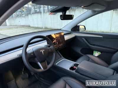 Tesla Model Y Long Range with Tow Hitch (2024) - Foto 9