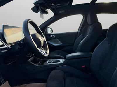 BMW 120 I Pack M / Panoramique / Essence (2025) - Foto 9