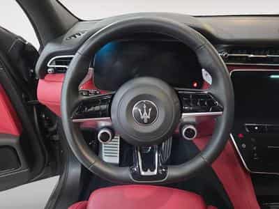 Maserati Grecale Modena 2.0 Turbo MHEV AWD / Essence (2023) - Foto 14