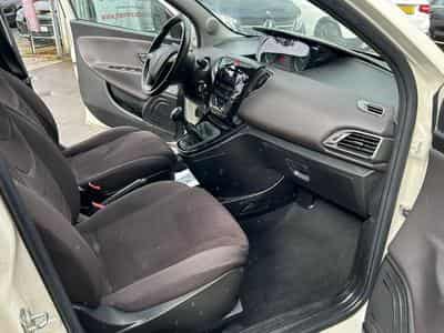 Lancia Ypsilon 1.3 JTD 95CV 5 PORTES 1 MAIN 74.000KM (2011) - Foto 13