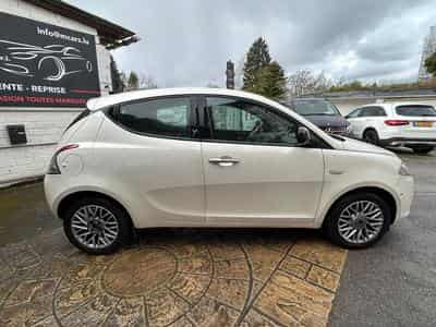 Lancia Ypsilon 1.3 JTD 95CV 5 PORTES 1 MAIN 74.000KM (2011) - Foto 8
