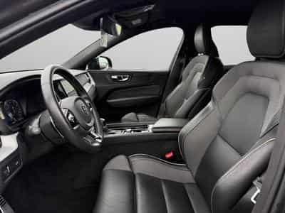 Volvo XC60 T4 R Design / Essence (2020) - Foto 10