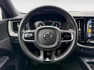 Volvo XC60 T4 R Design / Essence (2020) - Foto 12