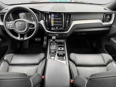 Volvo XC60 T4 R Design / Essence (2020) - Foto 3