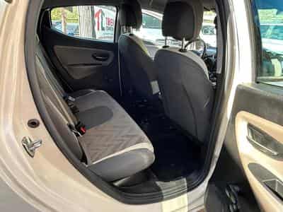 Lancia Ypsilon 1.2 Essence 5 Portes (2015) - Foto 9