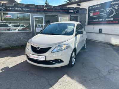 Lancia Ypsilon 1.2 Essence 5 Portes (2015) - Foto 1