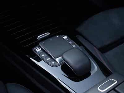Mercedes A 250 A250e PHEV AMG Line 8G-DCT (2020) - Foto 8