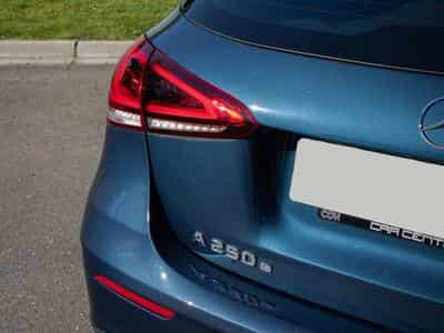 Mercedes A 250 A250e PHEV AMG Line 8G-DCT (2020) - Foto 9