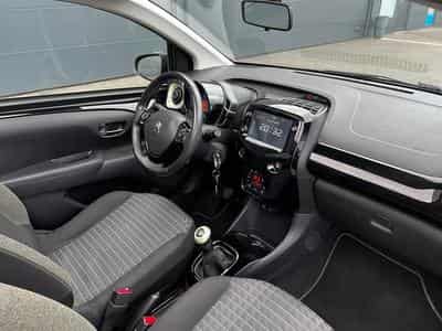 Peugeot 108 108 1.0 VTI Top!Collection, toit ouvrant (2020) - Foto 9