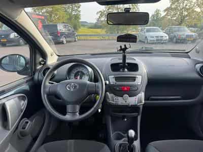 Toyota Aygo 1.0 68ch (2011) - Foto 7