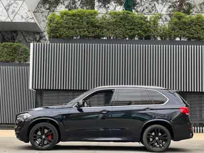 BMW X5 50D / Pack M / Camera 360 / 7 Places / (2015) - Foto 8