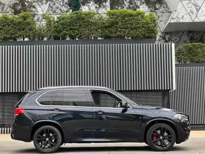 BMW X5 50D / Pack M / Camera 360 / 7 Places / (2015) - Foto 7