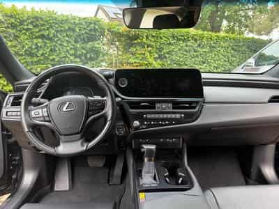 Lexus ES 300h Executive Line (2023) - Foto 8