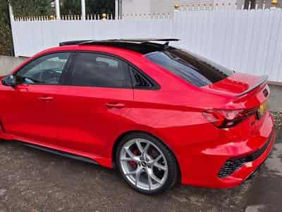 Audi RS3 TFSI Limousine quattro S tronic (2024) - Foto 4