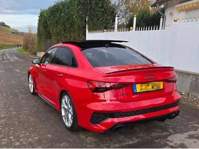 Audi RS3 TFSI Limousine quattro S tronic (2024) - Foto 3