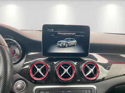 Mercedes GLA 45 AMG 4Matic Night Paket Pano (2018) - Foto 11