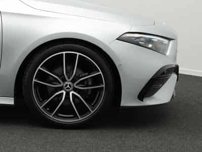Mercedes A 200 MUlti+Kamera+Night+19"+Ambi (2025) - Foto 8