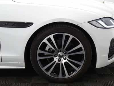 Jaguar XF D200 R-Dynamic SE RWD Auto (2024) - Foto 6