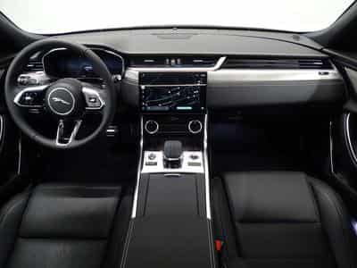 Jaguar XF D200 R-Dynamic SE RWD Auto (2024) - Foto 9