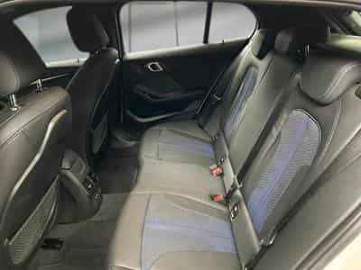 BMW 118 -36% M135iA xDrive 306ch Edition M Sport Pro (2023) - Foto 12