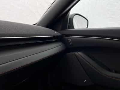 Ford Mustang Mach-E Premium (2023) - Foto 13