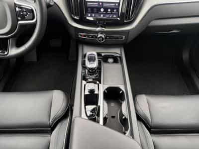 Volvo XC60 T6 Plus Dark / Hybride (2025) - Foto 11