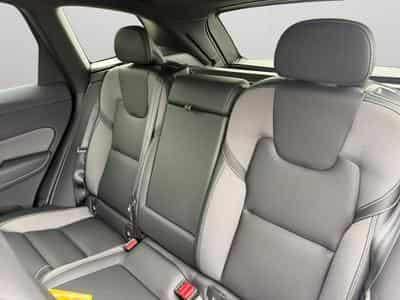 Volvo XC60 T6 Plus Dark / Hybride (2025) - Foto 13