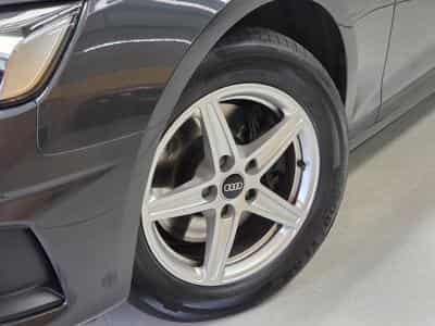 Audi A4 AVANT 30TDI ATTRACTION S-TRONIC (2022) - Foto 3