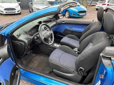 Peugeot 206 206 CC Sport 1.6 *Automatik* (2003) - Foto 7