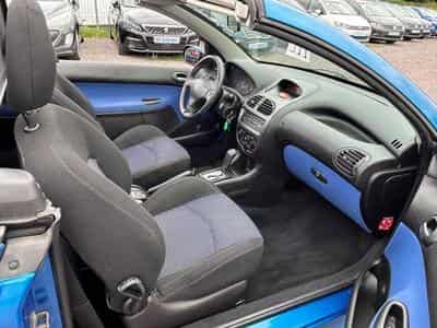Peugeot 206 206 CC Sport 1.6 *Automatik* (2003) - Foto 9