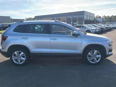 Skoda KAROQ 1.5 TSI 150 SELECTION DSG7 (2025) - Foto 4