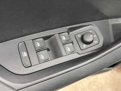 Skoda KAROQ 1.5 TSI 150 SELECTION DSG7 (2025) - Foto 12