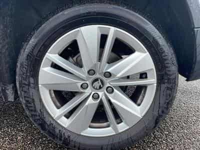 Skoda KAROQ 1.5 TSI 150 SELECTION DSG7 (2025) - Foto 9