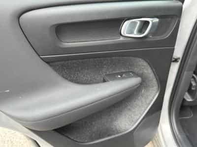 Volvo XC40 T4 RECHARGE 211 START DCT 7 (2023) - Foto 13