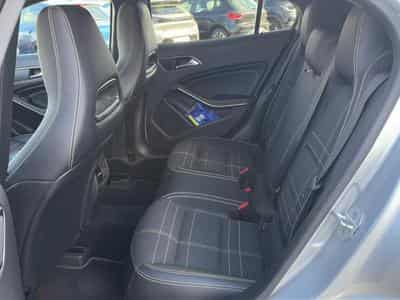 Mercedes GLA 180 D SENSATION 7G-DCT (2016) - Foto 14