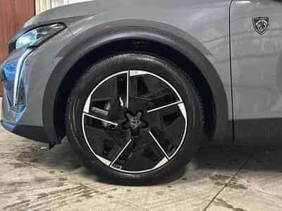 Peugeot 408 HYBRID 145 GT E-DCS6 (2025) - Foto 9