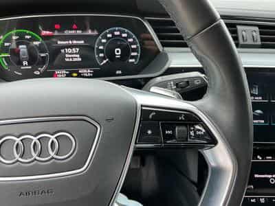 Audi e-tron S line (2022) - Foto 13
