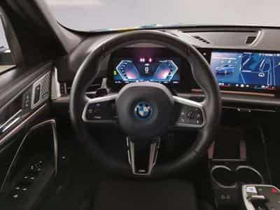BMW iX1 xDrive30 Head-Up HK HiFi DAB (2025) - Foto 10