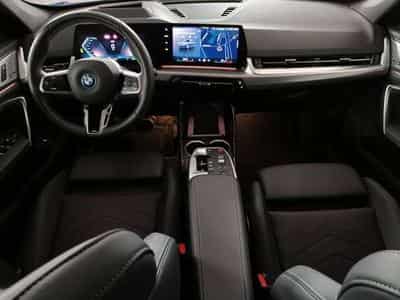 BMW iX1 xDrive30 Head-Up HK HiFi DAB (2025) - Foto 5