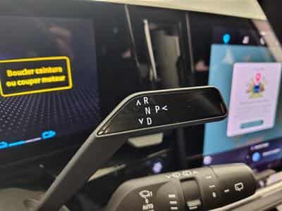 Renault Austral 1.2 E-Tec HEV Techno NAVI / FULL LED / S-CUIR (2024) - Foto 12